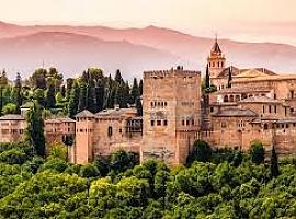 De Asturias a Granada: un viaje de Semana Santa que te enamorará