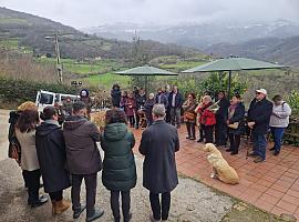 Asturias honra la memoria de sus deportados al horror nazi con dos nuevas piedras de la memoria en Laviana