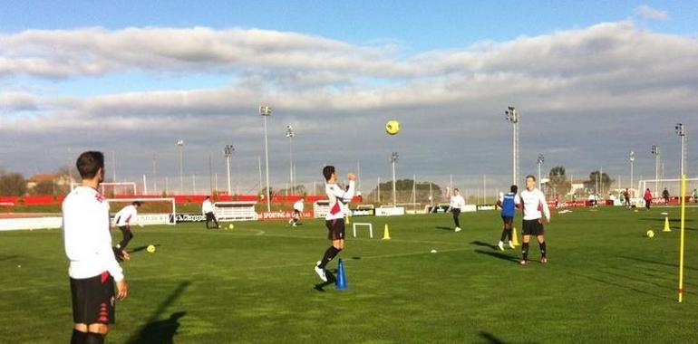 Lora, se entrena con el grupo, y podría ser la novedad ante el Espanyol