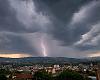 Asturias puede pasar del sol al granizo en cuestión de horas: aviso naranja y tormentas muy fuertes desde las 15.00