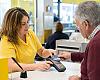 Pagar impuestos desde una oficina de Correos —o incluso desde casa— ya es posible en cerca de 300 administraciones