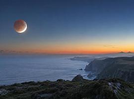 Un eclipse lunar parcial teñirá de rojo el amanecer del viernes en Asturias