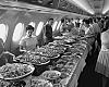 De los bufés con langosta al sándwich de pago: cómo los aviones dejaron de ser restaurantes con alas