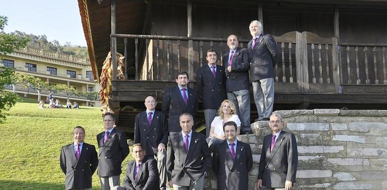 El Ochote langreano, con los collazos del chigre en Gascona