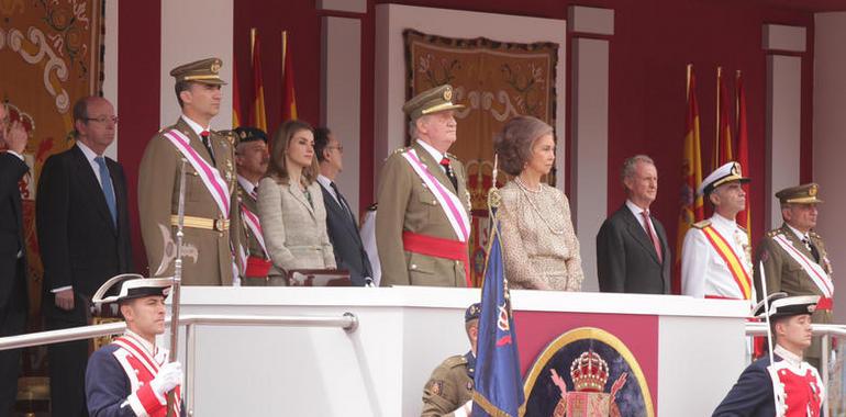 Los Reyes presidieron el Día de las Fuerzas Armadas