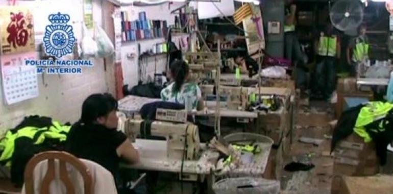 Desmantelan tres talleres textiles clandestinos donde se explotaba a ciudadanos chinos