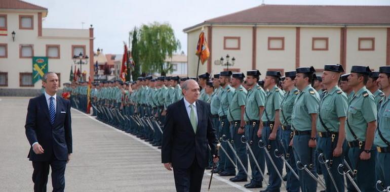 Entrega de despachos a las nuevas promociones de Guardias y Suboficiales de la Guardia Civil