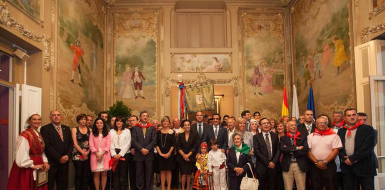 Medalla de Oro de Torrelavega a la Agrupación de Virgen de las Nieves de Tanos 