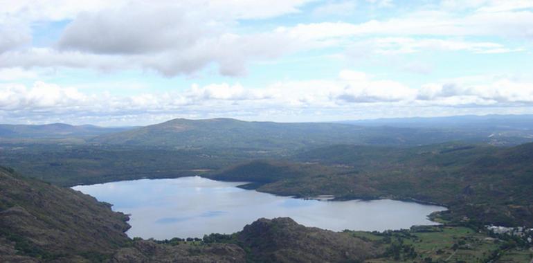 El Grupo de Rescate evacua a un varón herido en la Montaña de Sanabria