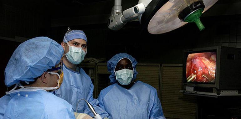 Investigan si un fallecimiento en el Hospital Valle del Nalón se debe a la gripe