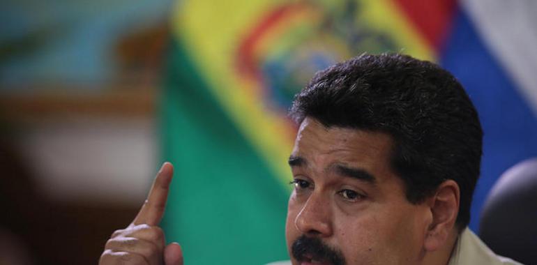 Maduro anuncia que no abandonarán 