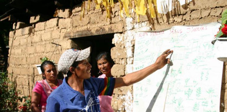 Solidaridad asturiana en El Salvador y Gautemala