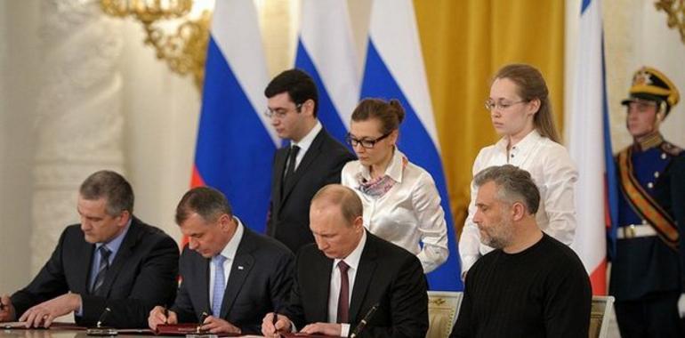 Putin firma el tratado de adhesión de Crimea y Sebastopol a Rusia  