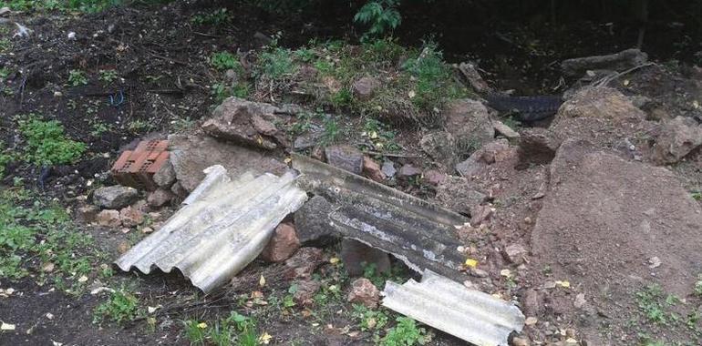 Ecologistas denuncian un vertedero de materiales de construcción en Belmonte de Miranda