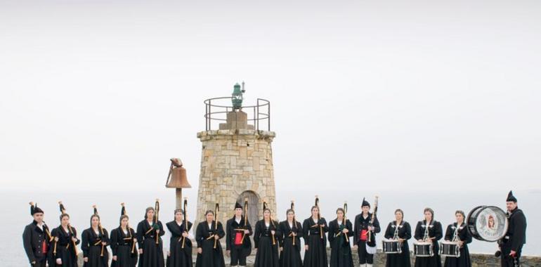 Concierto especial de la Banda de Gaitas El Trasno en la Cuevona de Ardines, en Ribadesella