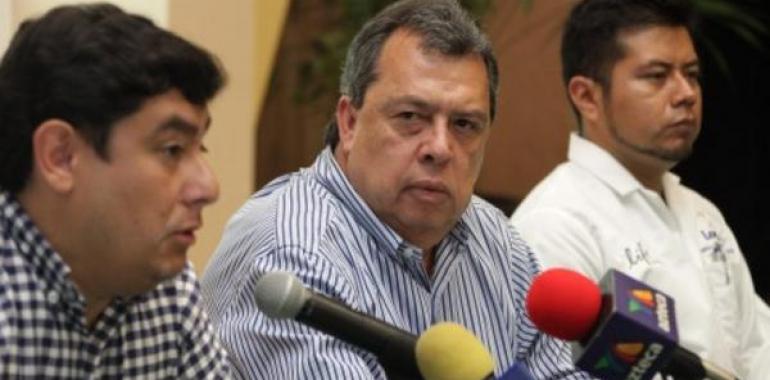 Gobernador de Guerrero promete castigo para los policías asesinos de decenas de estudiantes