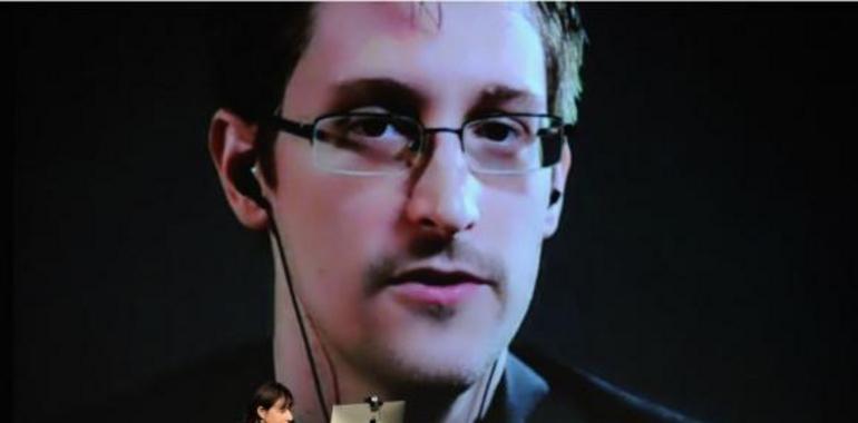 "Hostiles a la privacidad": Snowden llama a salirse de Dropbox, Facebook y Google 