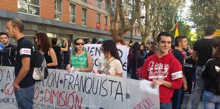 Los estudiantes secundan mayoritariamente la huelga convocada por el SE