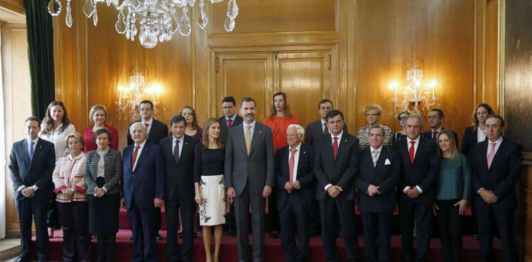 Los Reyes reciben en audiencia a los premiados con la Medalla de Asturias