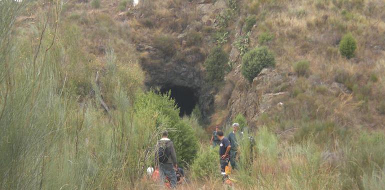 Rescatan a una joven herida en la ruta del ferrocarril abandonado