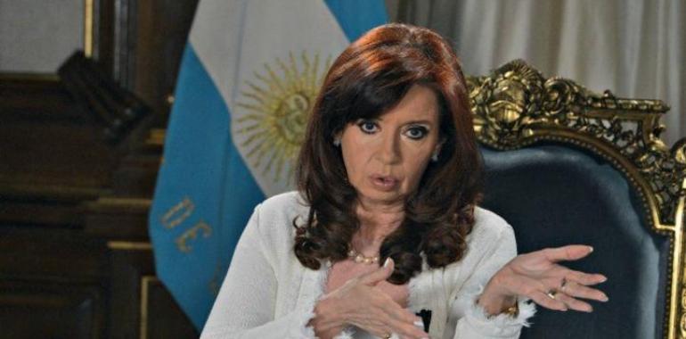 Presidenta argentina hospitalizada por infección suspende cita con Bachelet  