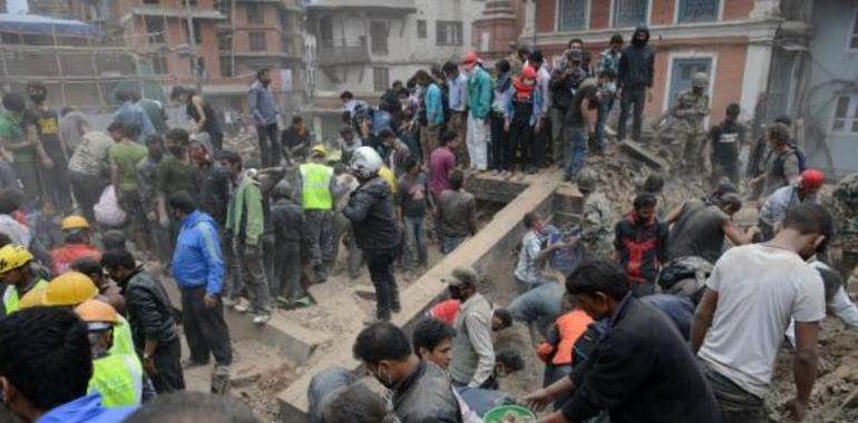  Varios asturianos atrapados en el terremoto que causó ya más de mil muertos en Nepal