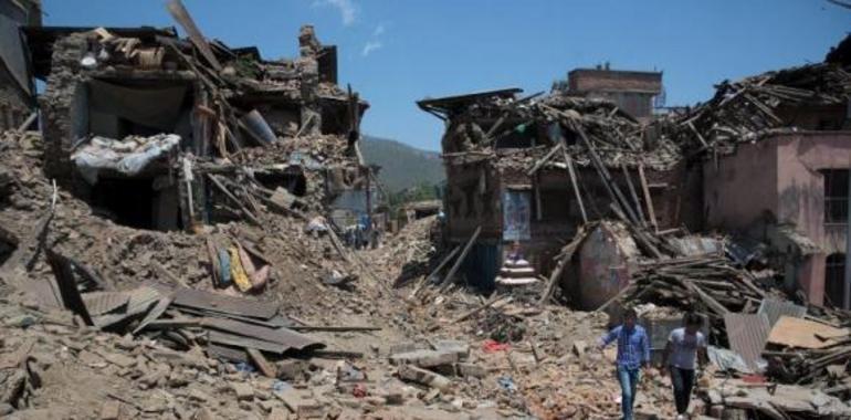 Rescatan con vida a un anciano de 101 años en Nepal