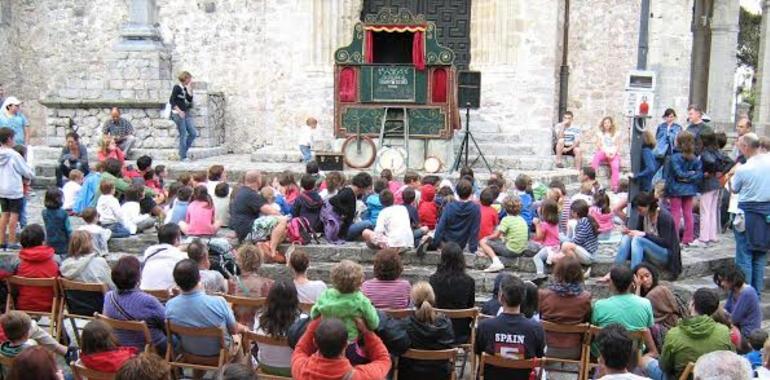 La histórica compañía de marionetas de los Campos Elíseos de París actúa hoy en Llanes