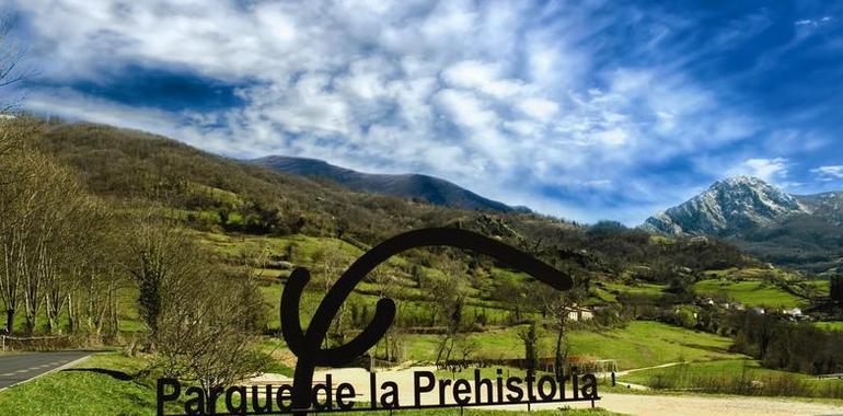 Visitas-taller con lámpara de tuétano, amagüestos y visitas, este puente en el Parque de la Prehistoria 