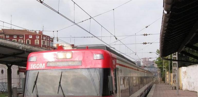 Las estaciones de tren de Oviedo y Gijón acogen una campaña sobre comercio justo