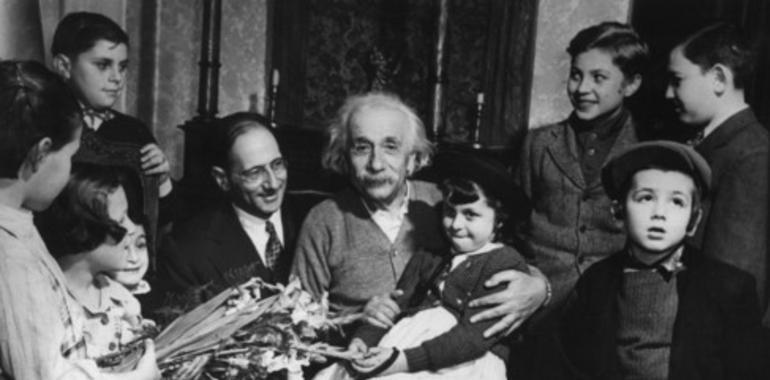 Einstein, socorrista de los refugiados 