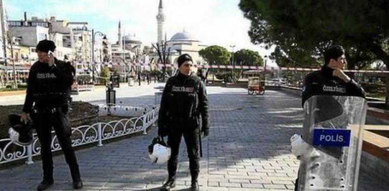 Repulsa internacional por el atentado en un barrio turístico de Estambul 