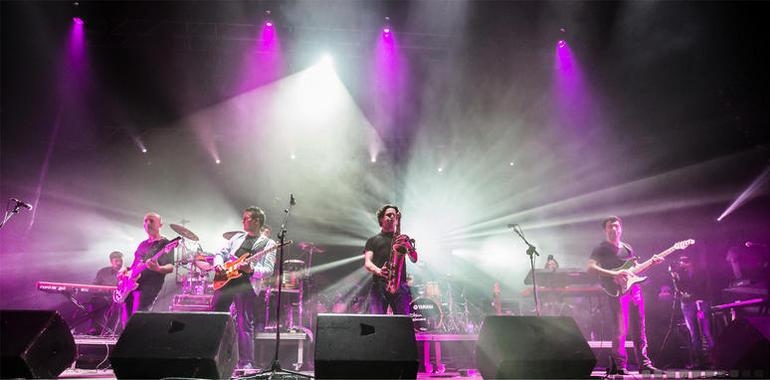 La banda tributo a Dire Straits, Brothers in Band, en el Teatro de la Laboral