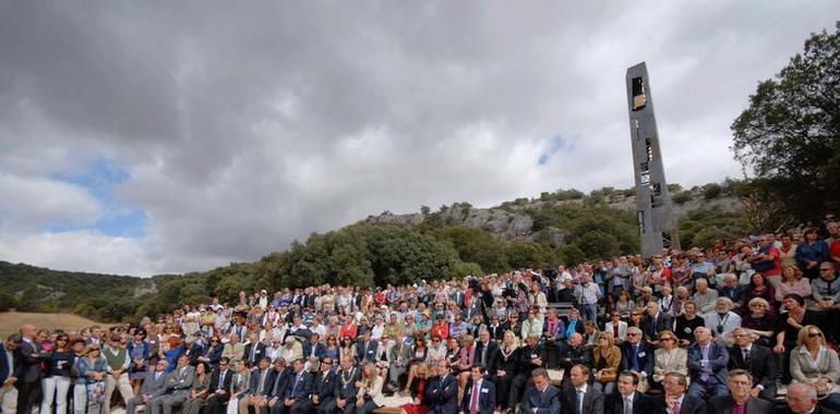 Herrera inaugura la Capilla de San Olav, con la ministra de Cultura de Noruega, Anniken Huitfeldt