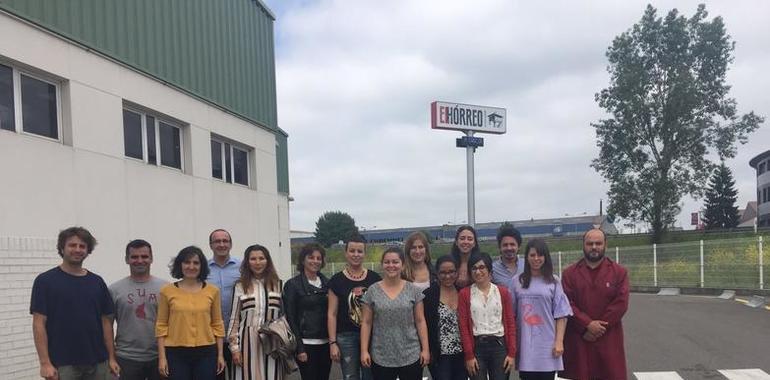 Los alumnos del Basque Culinary Center aprenden sobre embutidos en Siero