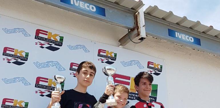 Adrián Fernández Murias, en el podium provisional del Campeonato de Castilla y León SuperMotard 85 cc