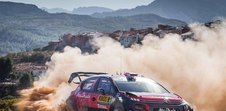 Kris Meeke controla el rally de España