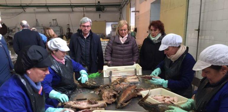 fernández llama a consumir productos asturianos en su visita a 