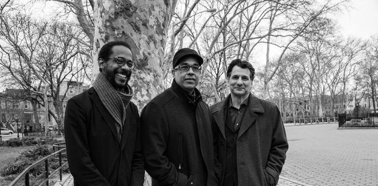  Danilo Pérez, John Patitucci y Brian Blade y Sergio Dalma  en el Teatro de la Laboral 