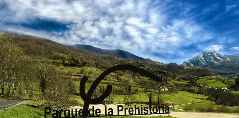 Puente de Mayo paleolítico en el Parque de la Prehistoria de Teverga